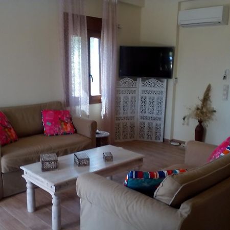 Villa Androniki Longos  ภายนอก รูปภาพ