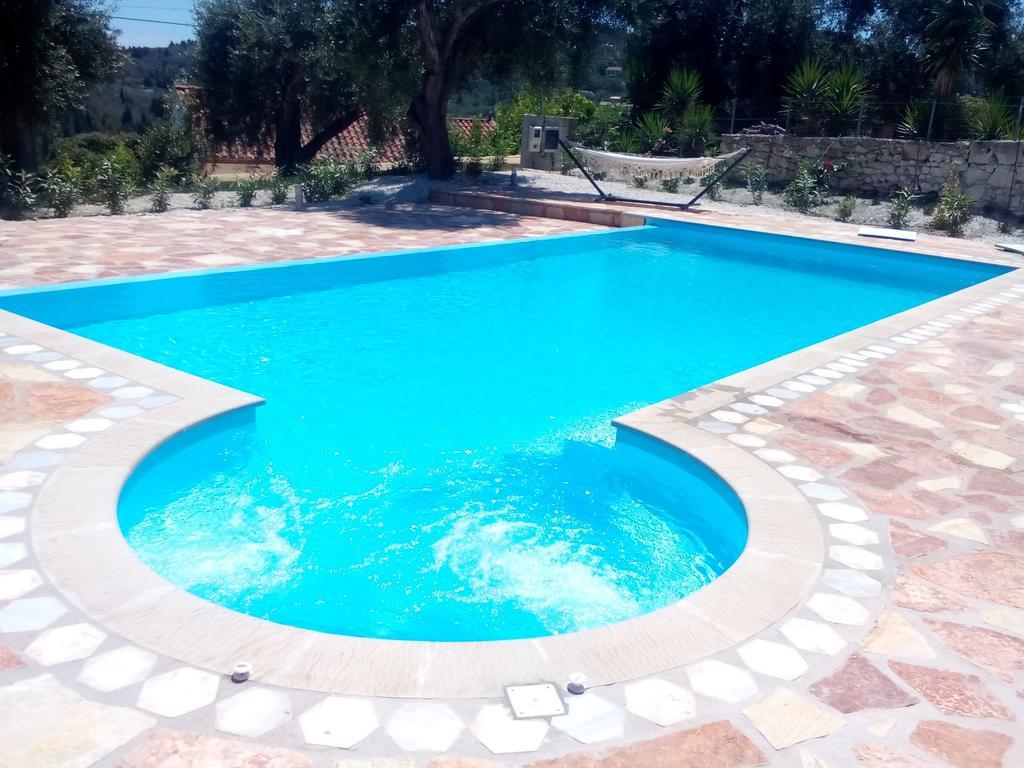 Villa Androniki Longos  ภายนอก รูปภาพ