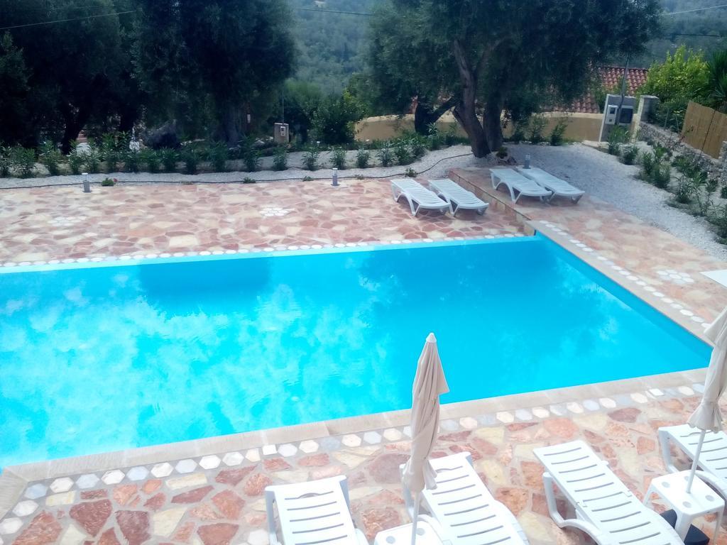 Villa Androniki Longos  ภายนอก รูปภาพ