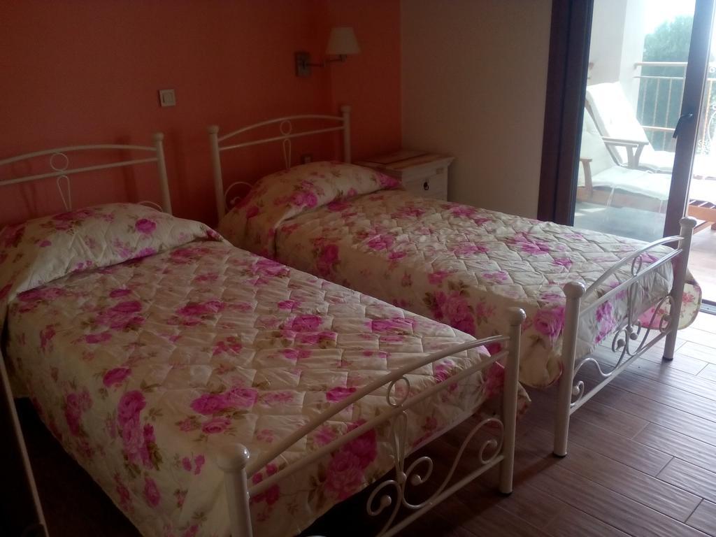 Villa Androniki Longos  ภายนอก รูปภาพ