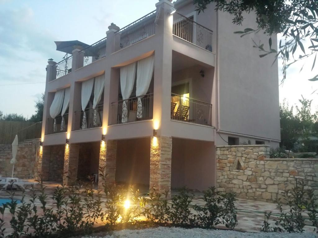 Villa Androniki Longos  ภายนอก รูปภาพ