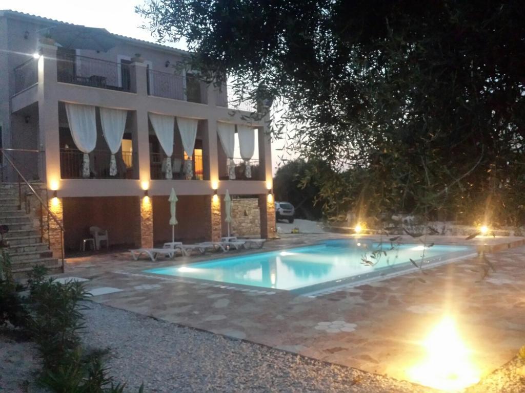 Villa Androniki Longos  ภายนอก รูปภาพ